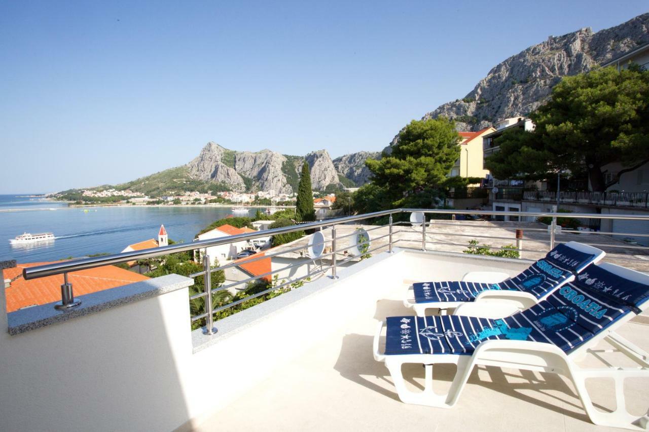 Apartment Lelas Omiš Exterior foto