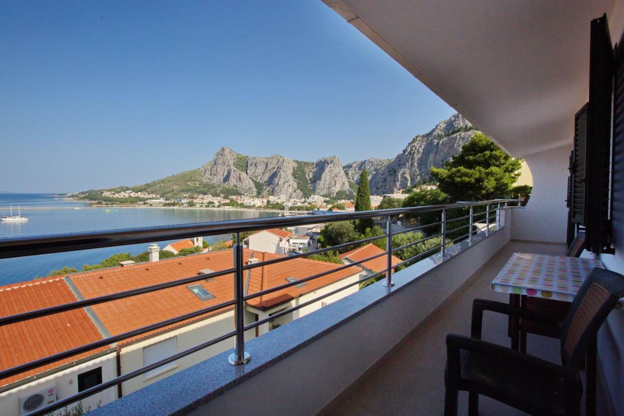 Apartment Lelas Omiš Exterior foto