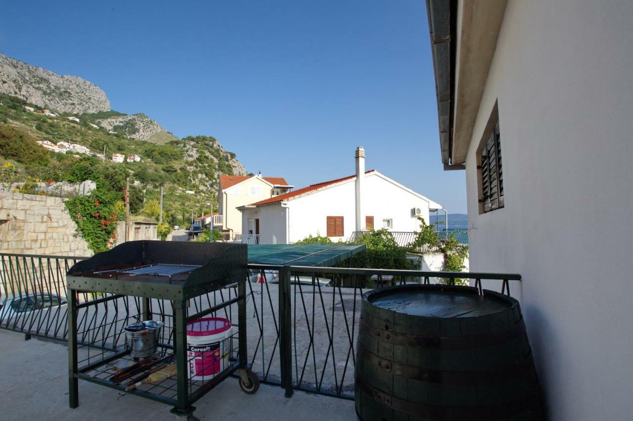 Apartment Lelas Omiš Exterior foto
